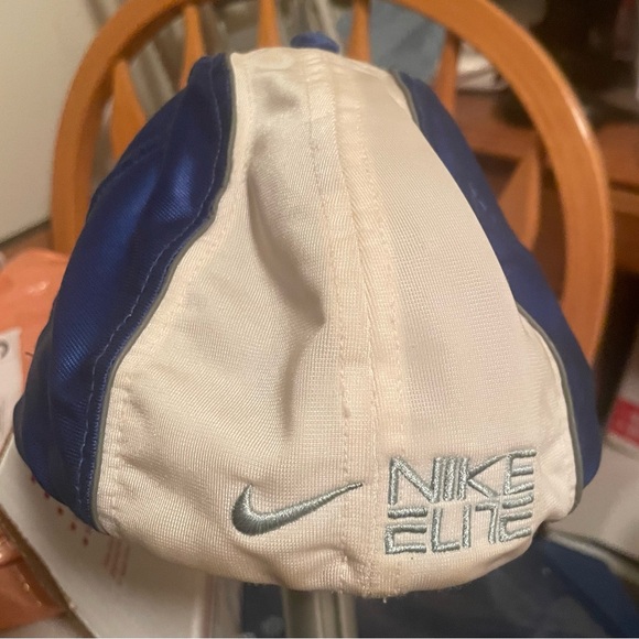 Mens “NIKE ELITE” Universit of Kentucky Wildcats dri fit hat - Picture 3 of 3